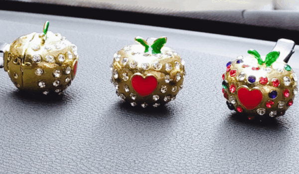 Metallic Shiny Car Air Vent Perfume, Car Perfume Aromatherapy, Luxury Car Ornament with Sparkling Rhinestones - Image 3