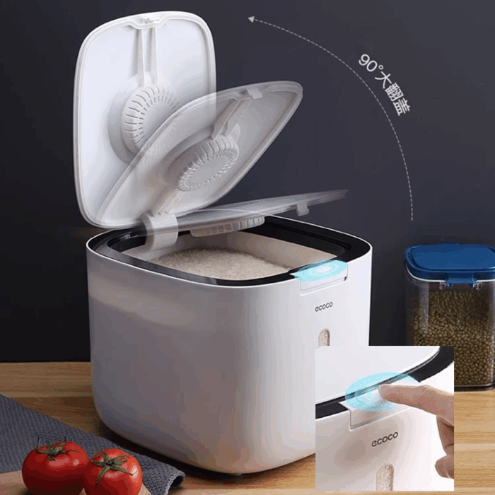 Automatic opening rice bucket