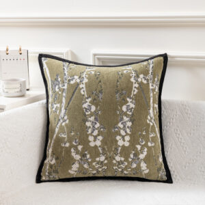 Rabbit Hair Small Daisy-Patterned Cushion Cover